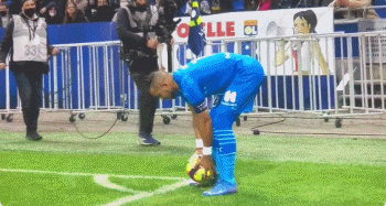 他用一节比赛带走悬念