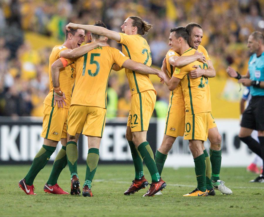 曼联、皇马均已报价莫扎基蒂斯，奥林匹亚科斯：得加钱