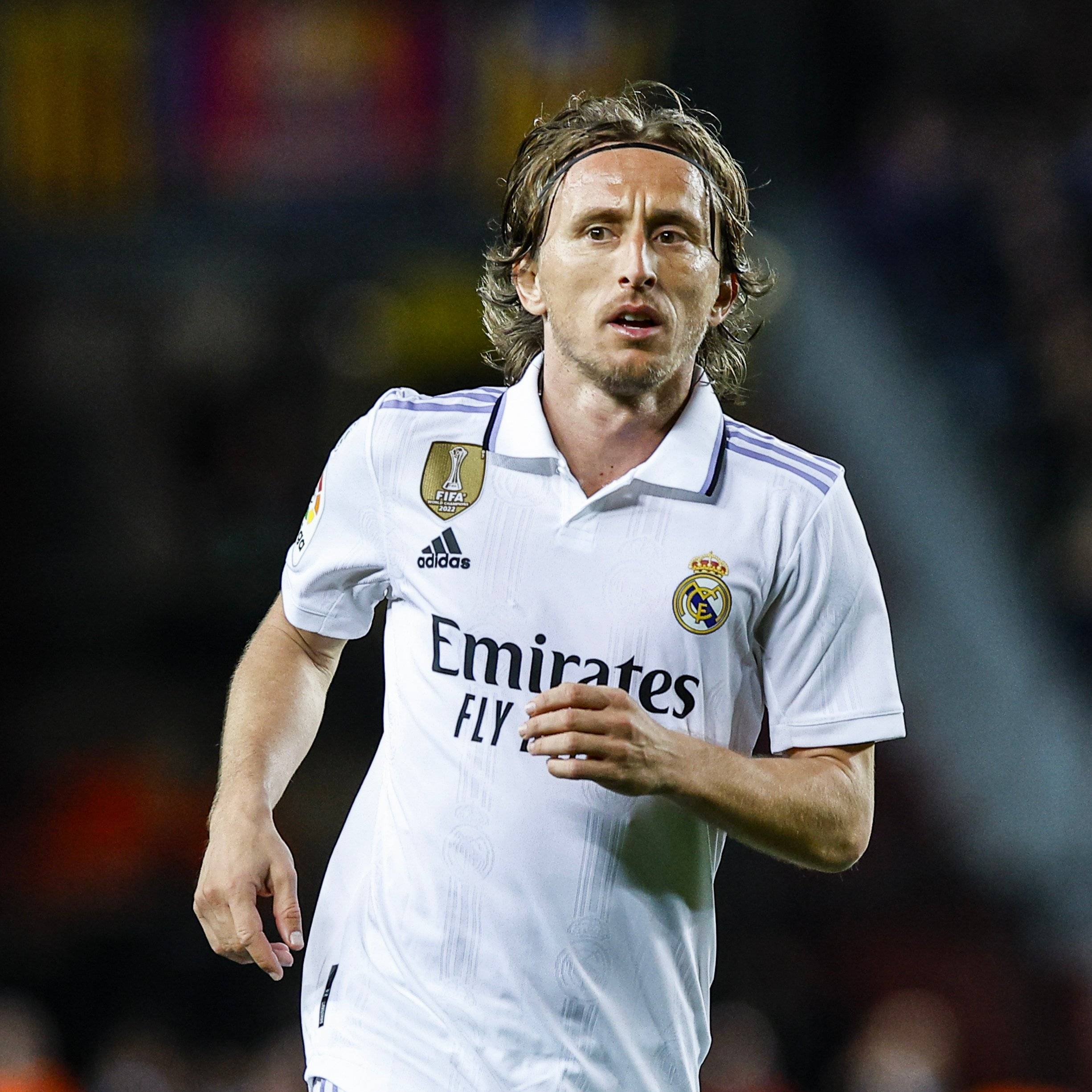 葡萄牙体育欧冠战拜仁大胆变阵，西芒昆达重返首发