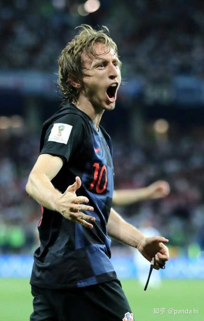 足球英超球队内部录像流出，球员争吵曝光