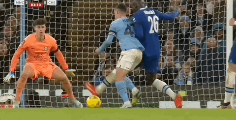 记者：切尔西在努力引进罗克，曼联也在关注他的情况