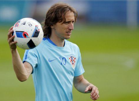 安切洛蒂：皇马的比赛我都看了；C罗肯定会达成千球成就