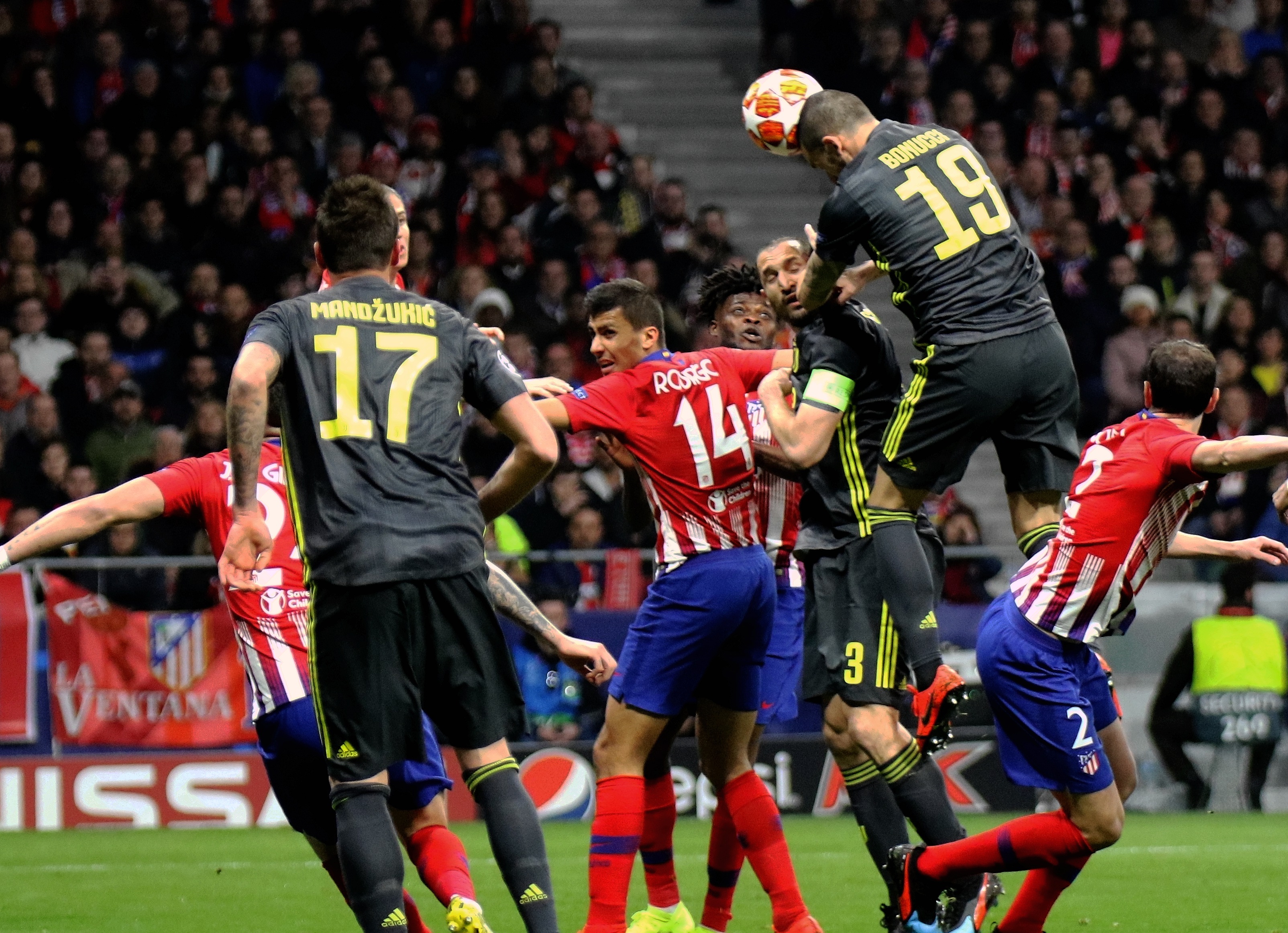 鲁本·阿莫林的终极考验：曼联两大将的生死对决