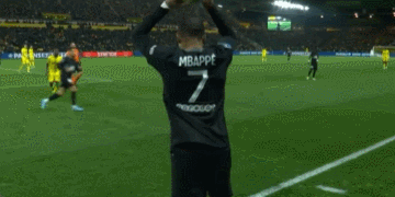 未受伤病影响！姆巴佩晒凌空射门训练照：回来了（伤病无碍！姆巴佩晒凌空抽射训练照：已回归）